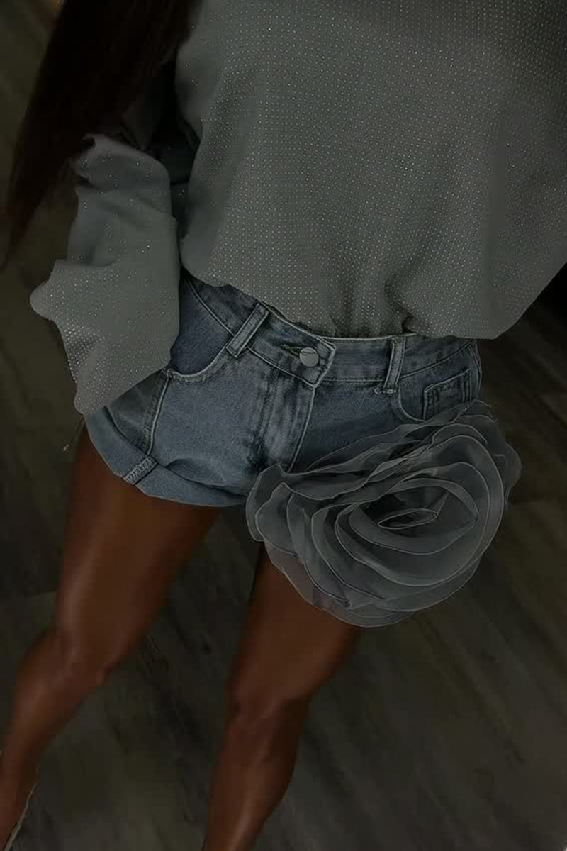 Women's Casual Mesh Flower Decoration Short Jeans