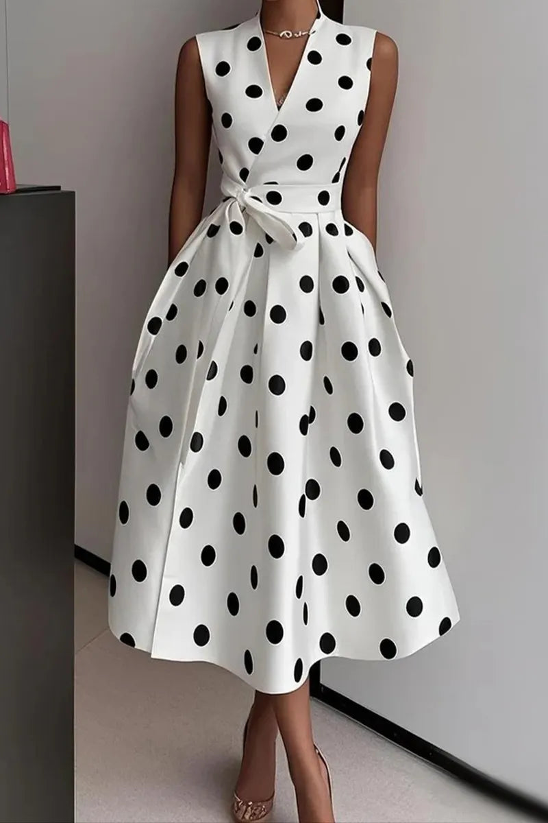 Women‘s Elegant Polka-Dot Waist-Defined Dress