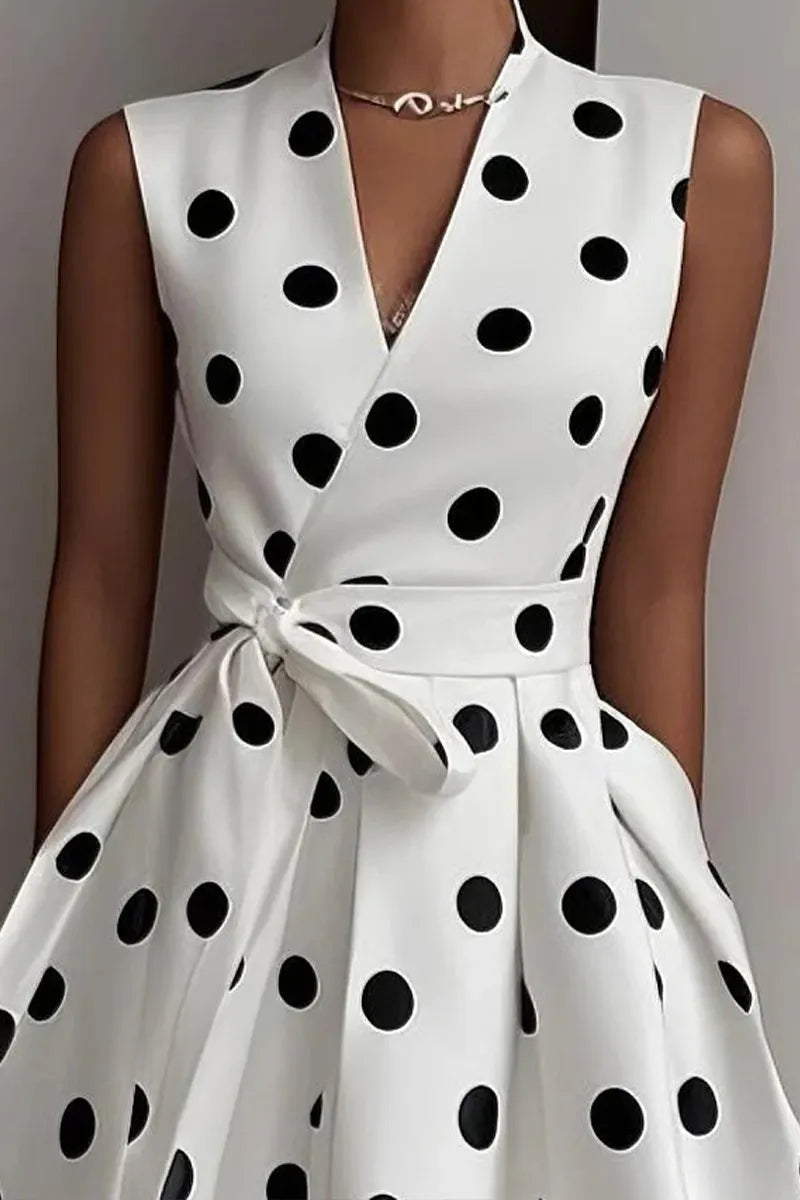 Women‘s Elegant Polka-Dot Waist-Defined Dress